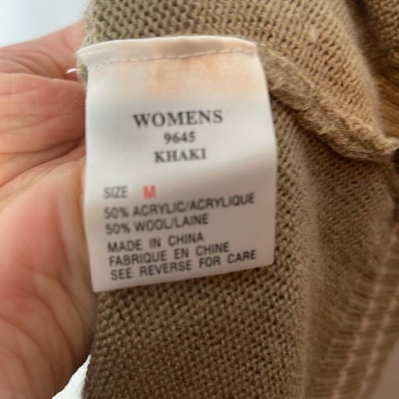 Woolrich full Zip Wool Blend Sweater. Size Medium. - Picture 6 of 7